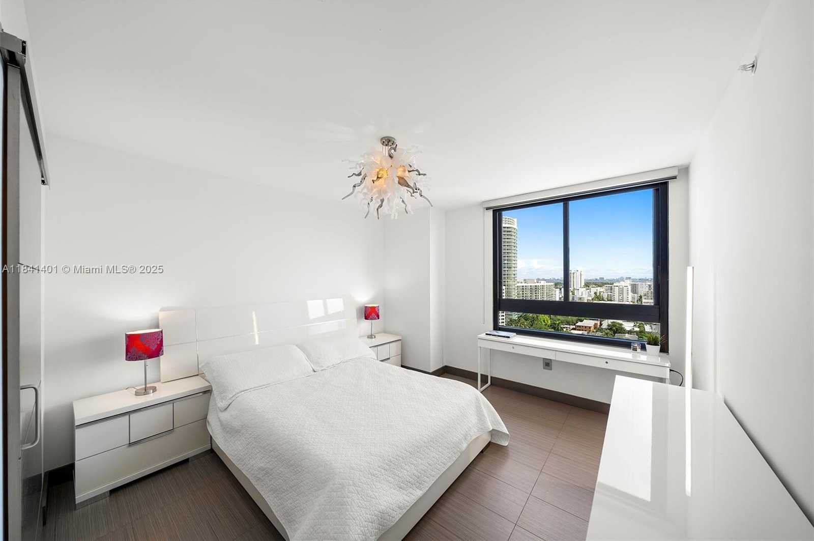 Small Image of 1330 WEST AVE #1813, Miami Beach Number 44