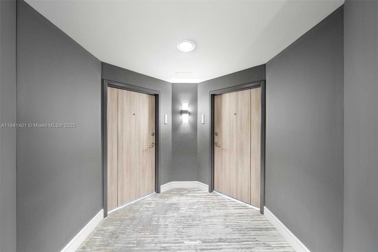 Small Image of 1330 WEST AVE #1813, Miami Beach Number 52