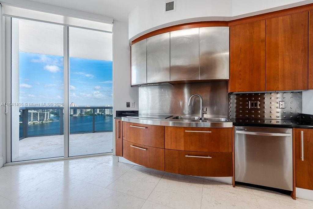 Small Image of 18101 COLLINS AVE #4601, Sunny Isles Beach Number 3