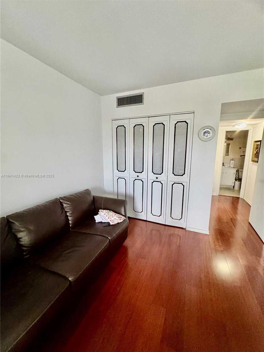 Small Image of 20100 WEST COUNTRY CLUB DR #PH-04, Aventura Number 16