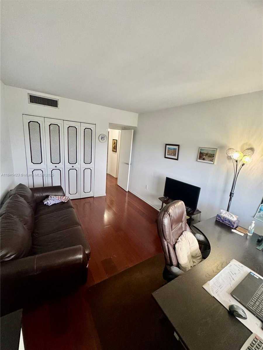 Small Image of 20100 WEST COUNTRY CLUB DR #PH-04, Aventura Number 17