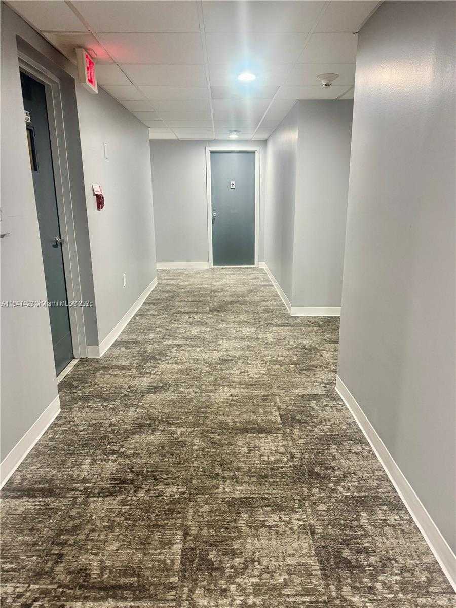 Small Image of 20100 WEST COUNTRY CLUB DR #PH-04, Aventura Number 20