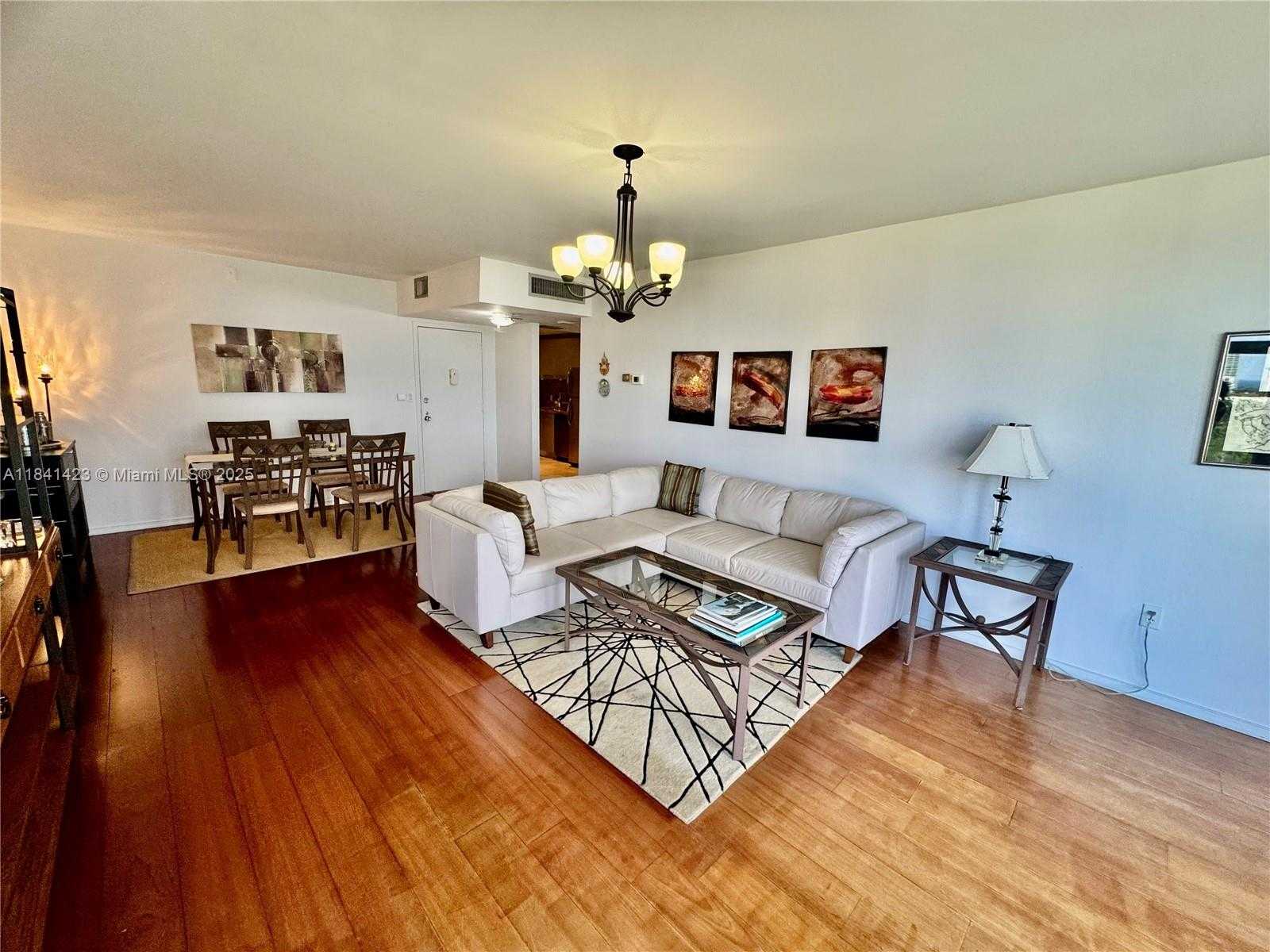 Small Image of 20100 WEST COUNTRY CLUB DR #PH-04, Aventura Number 4