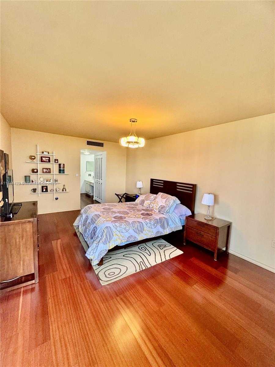 Small Image of 20100 WEST COUNTRY CLUB DR #PH-04, Aventura Number 8