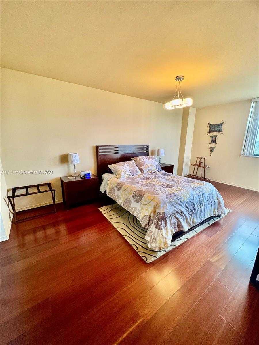 Small Image of 20100 WEST COUNTRY CLUB DR #PH-04, Aventura Number 9