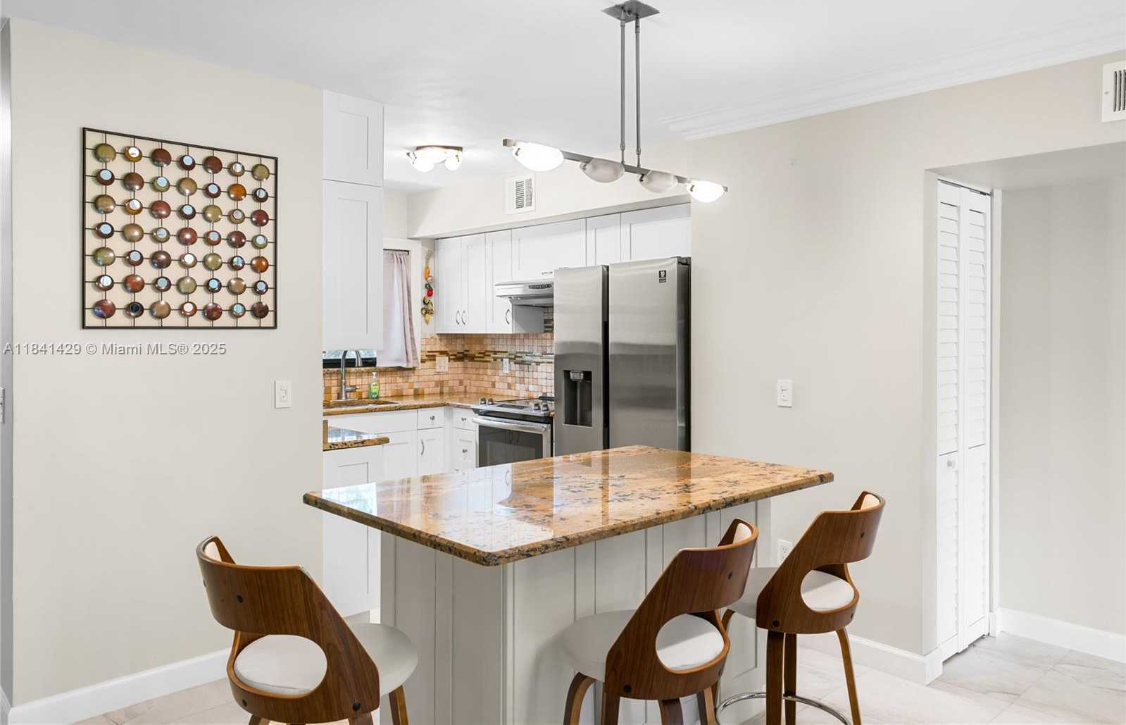 Small Image of 2159 NORTH 14TH AVE, Hollywood Number 2