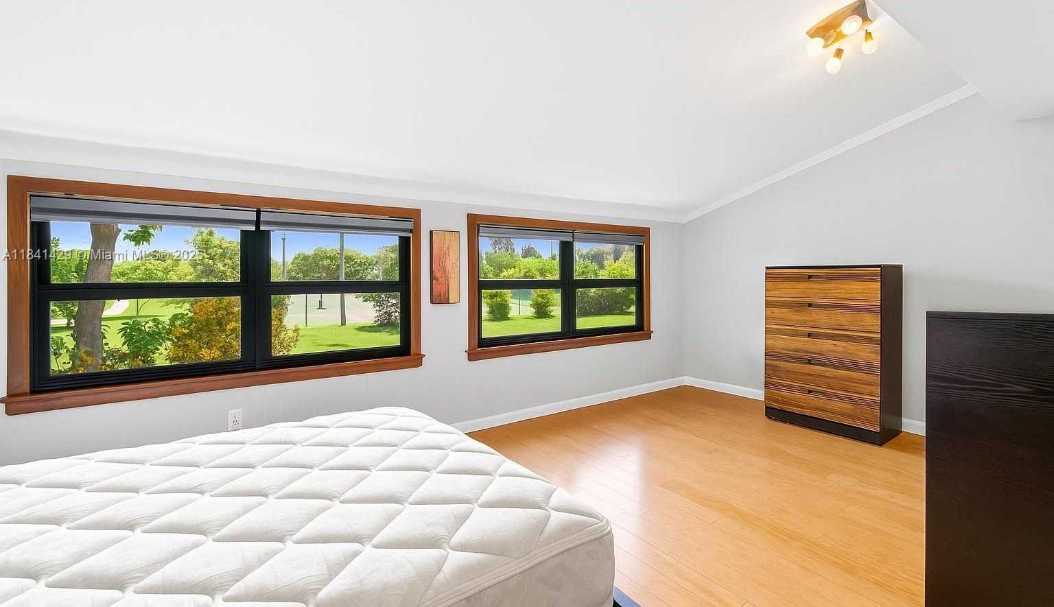 Small Image of 2159 NORTH 14TH AVE, Hollywood Number 29