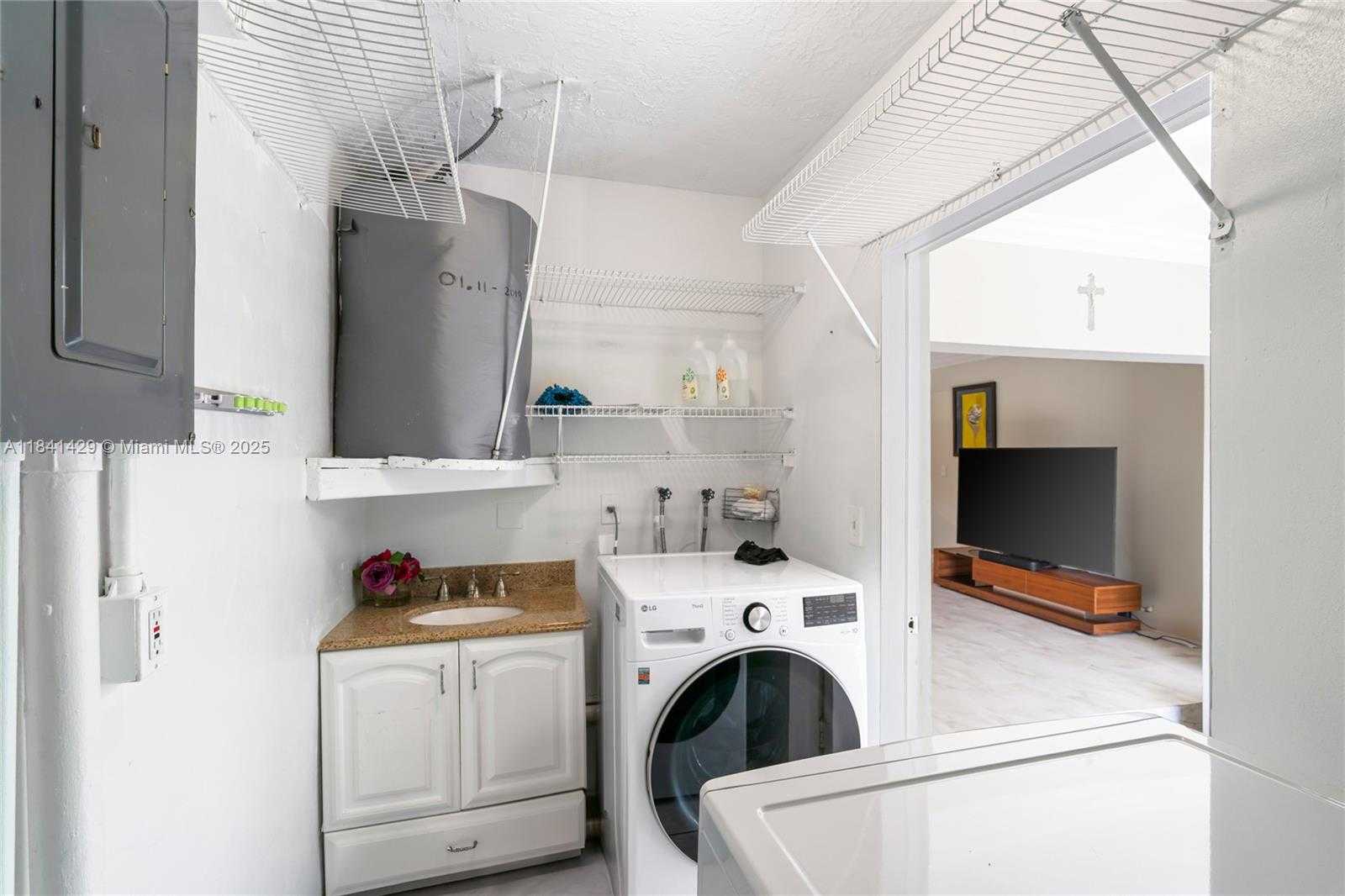 Small Image of 2159 NORTH 14TH AVE, Hollywood Number 38