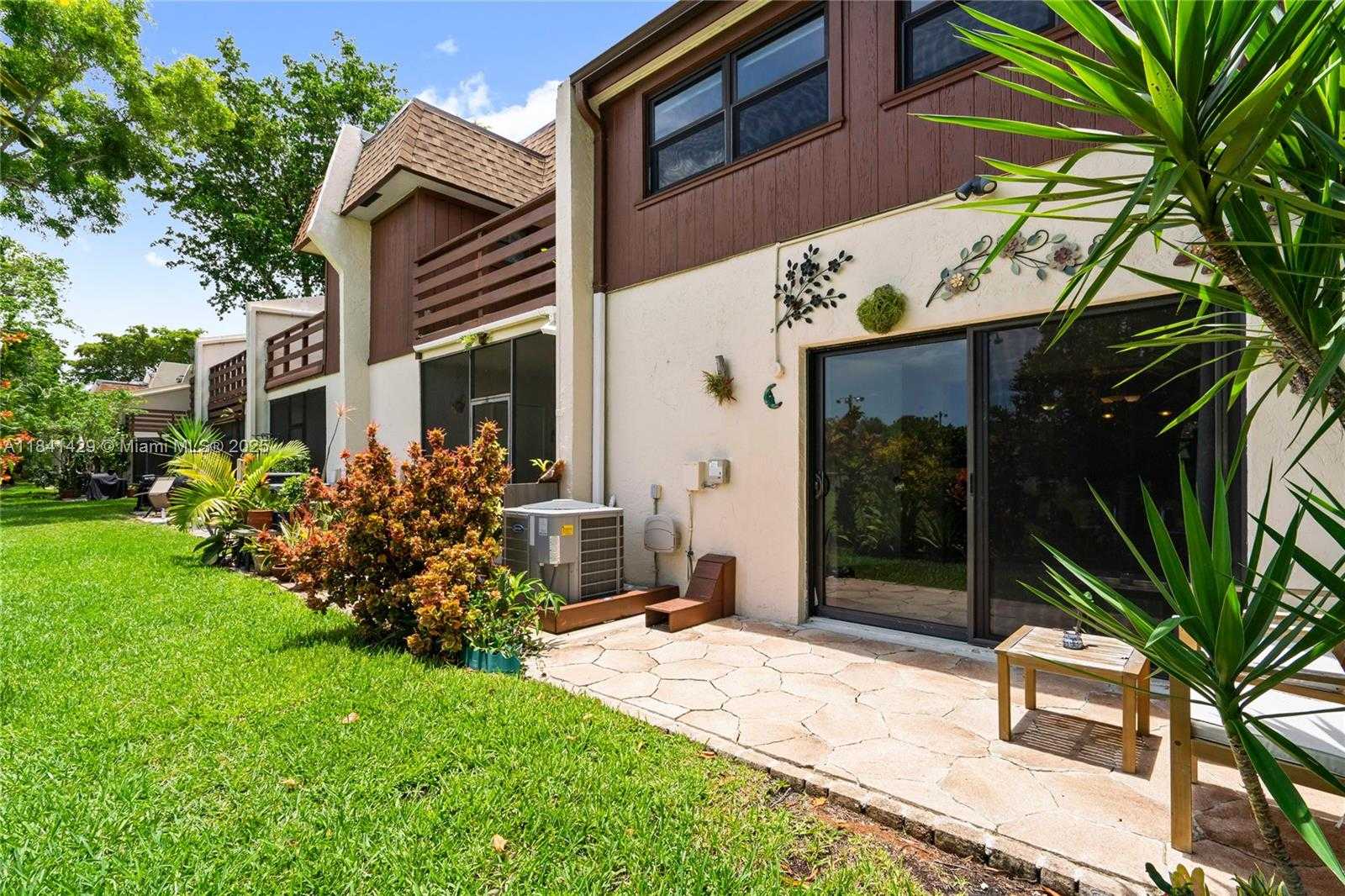 Small Image of 2159 NORTH 14TH AVE, Hollywood Number 40