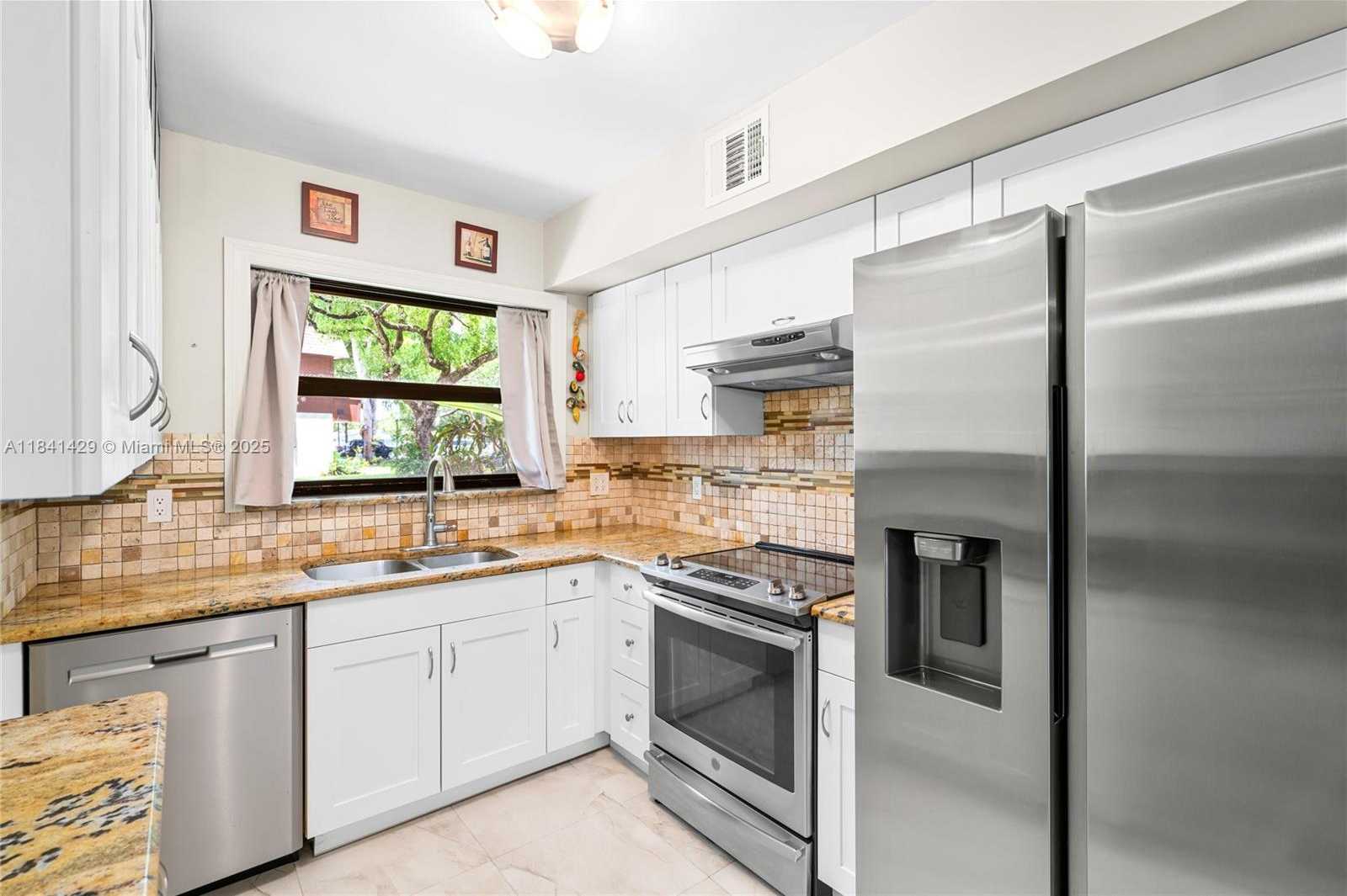 Small Image of 2159 NORTH 14TH AVE, Hollywood Number 6
