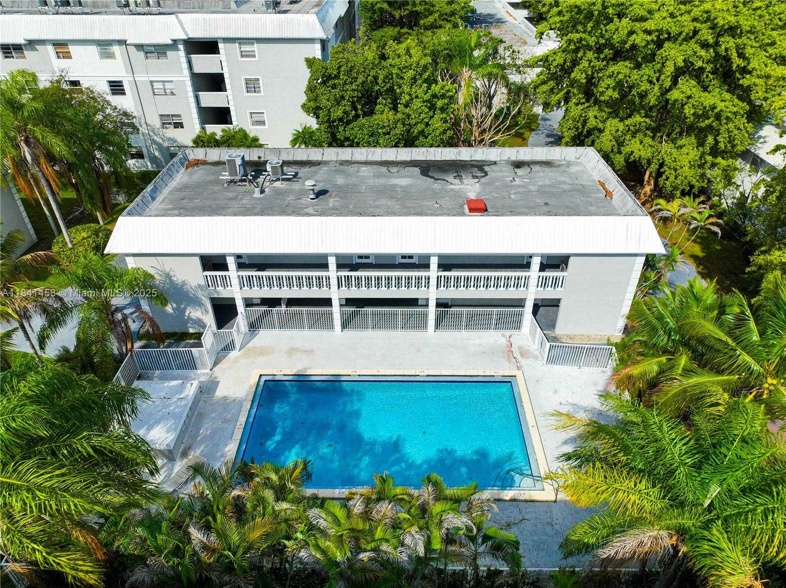 Small Image of 17255 SOUTH WEST 95TH AVE #161, Palmetto Bay Number 2