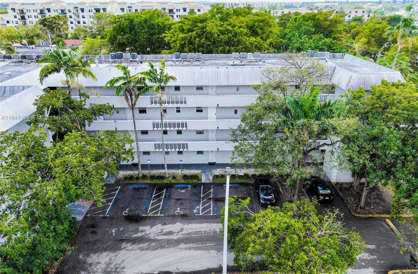 Small Image of 17255 SOUTH WEST 95TH AVE #161, Palmetto Bay Number 3