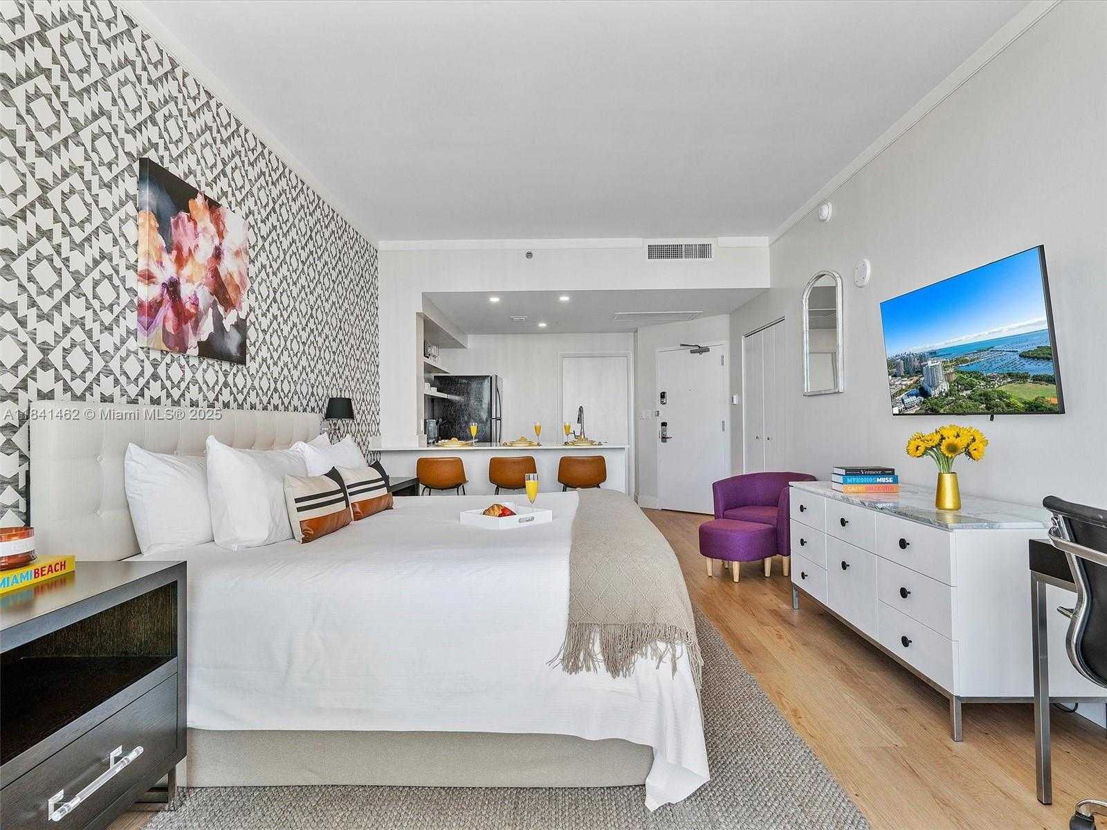 Small Image of 2889 MCFARLANE RD #2105, Miami Number 12