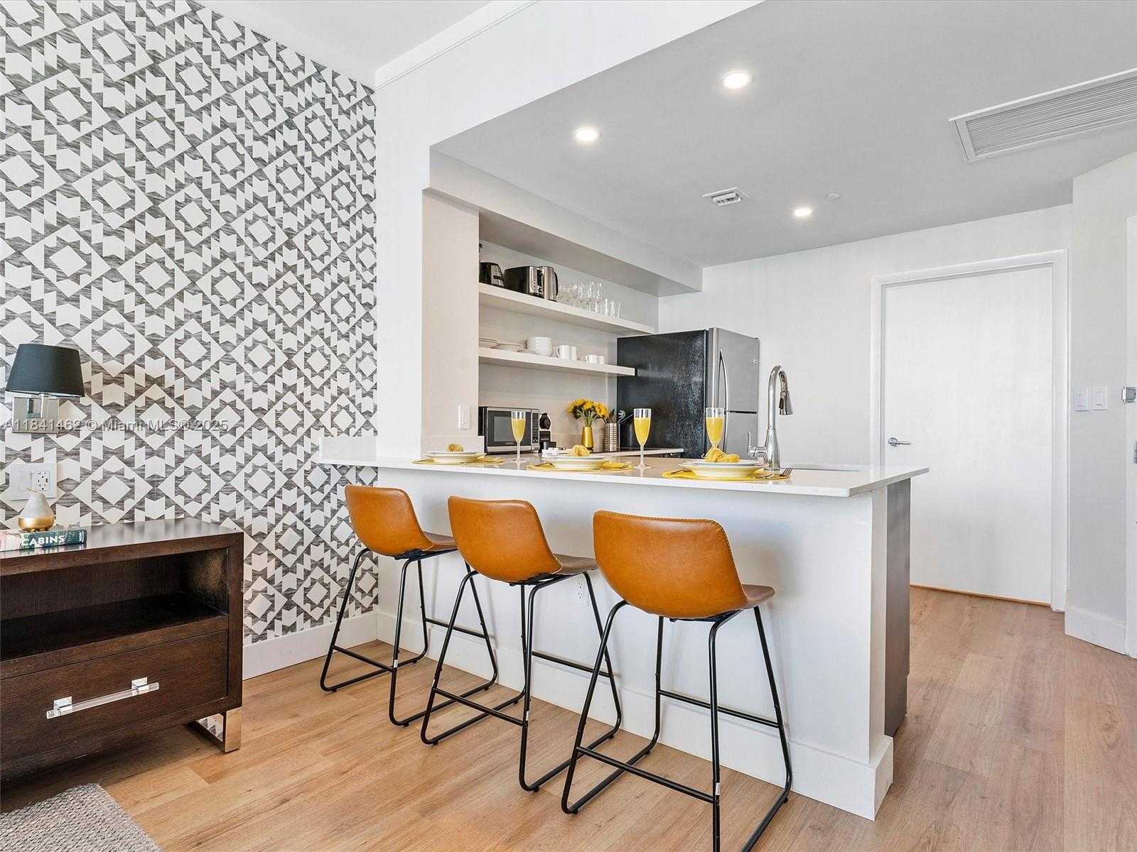 Small Image of 2889 MCFARLANE RD #2105, Miami Number 14