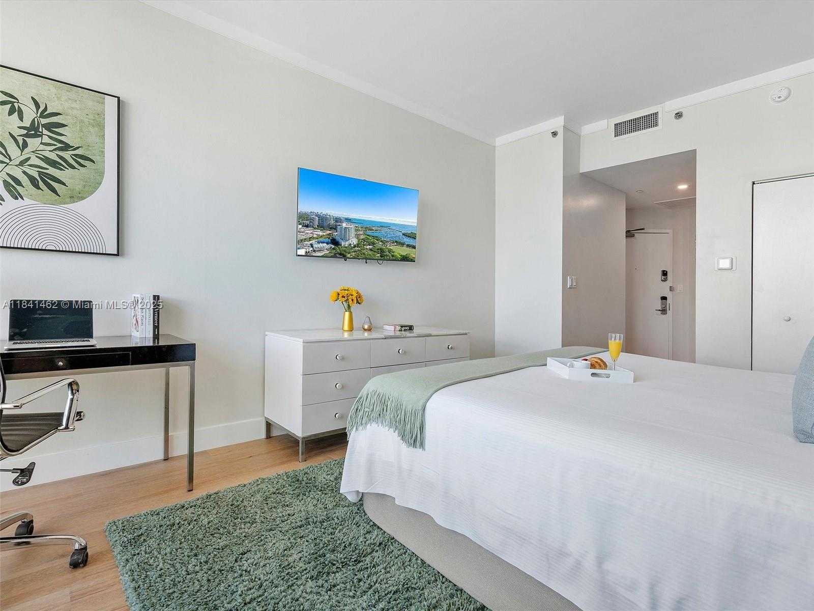 Small Image of 2889 MCFARLANE RD #2105, Miami Number 24