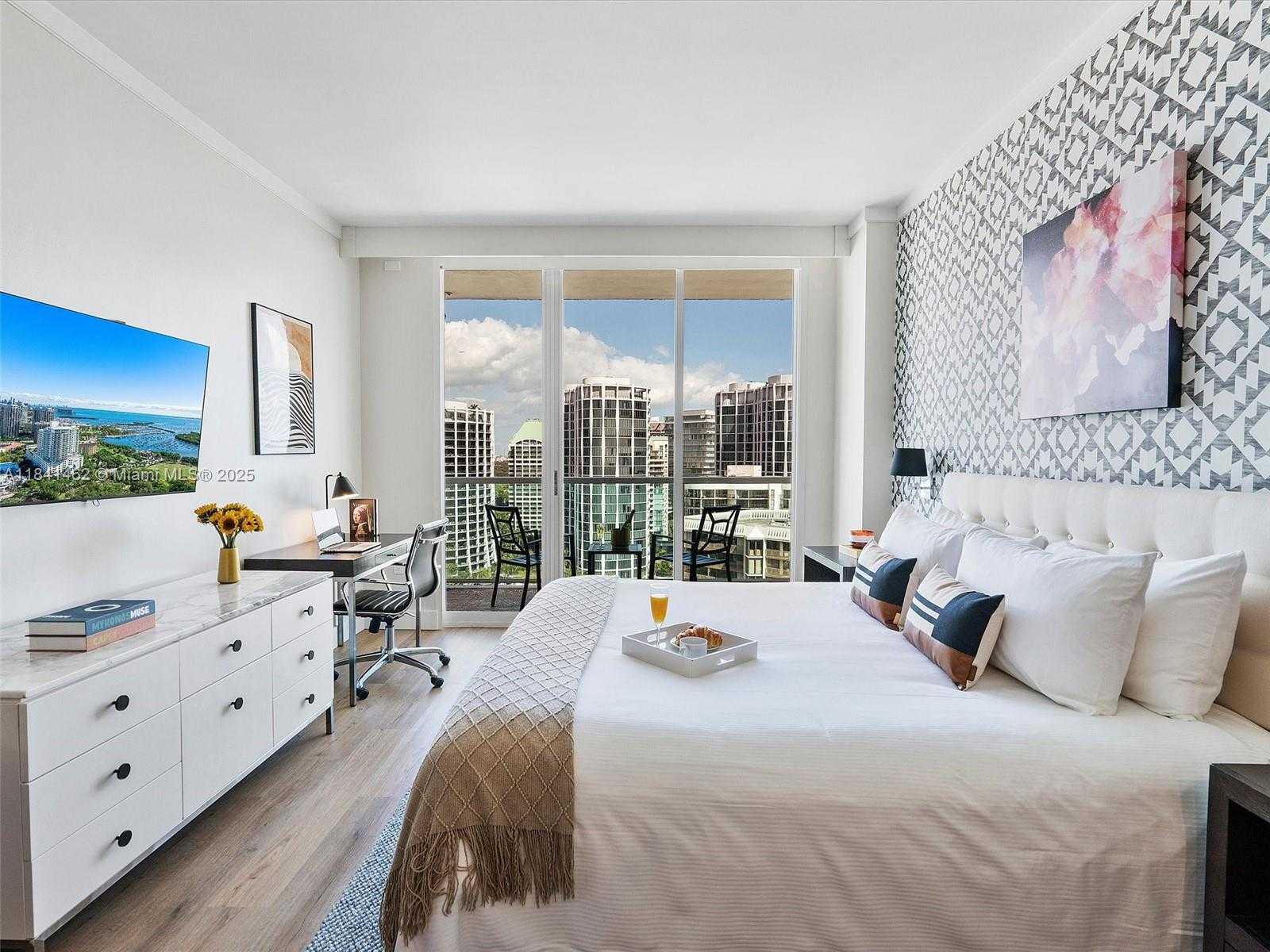 Small Image of 2889 MCFARLANE RD #2105, Miami Number 53