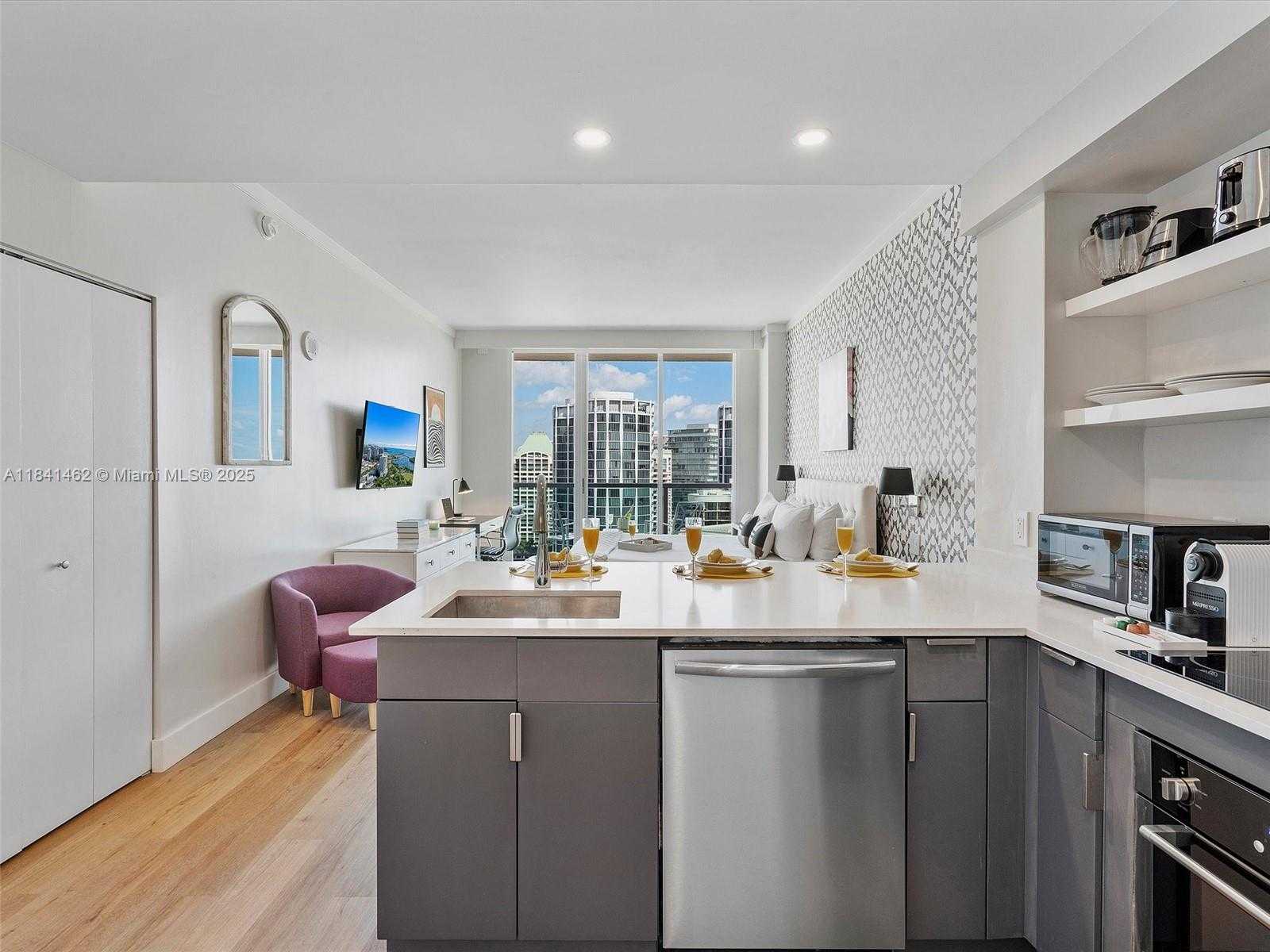 Small Image of 2889 MCFARLANE RD #2105, Miami Number 54