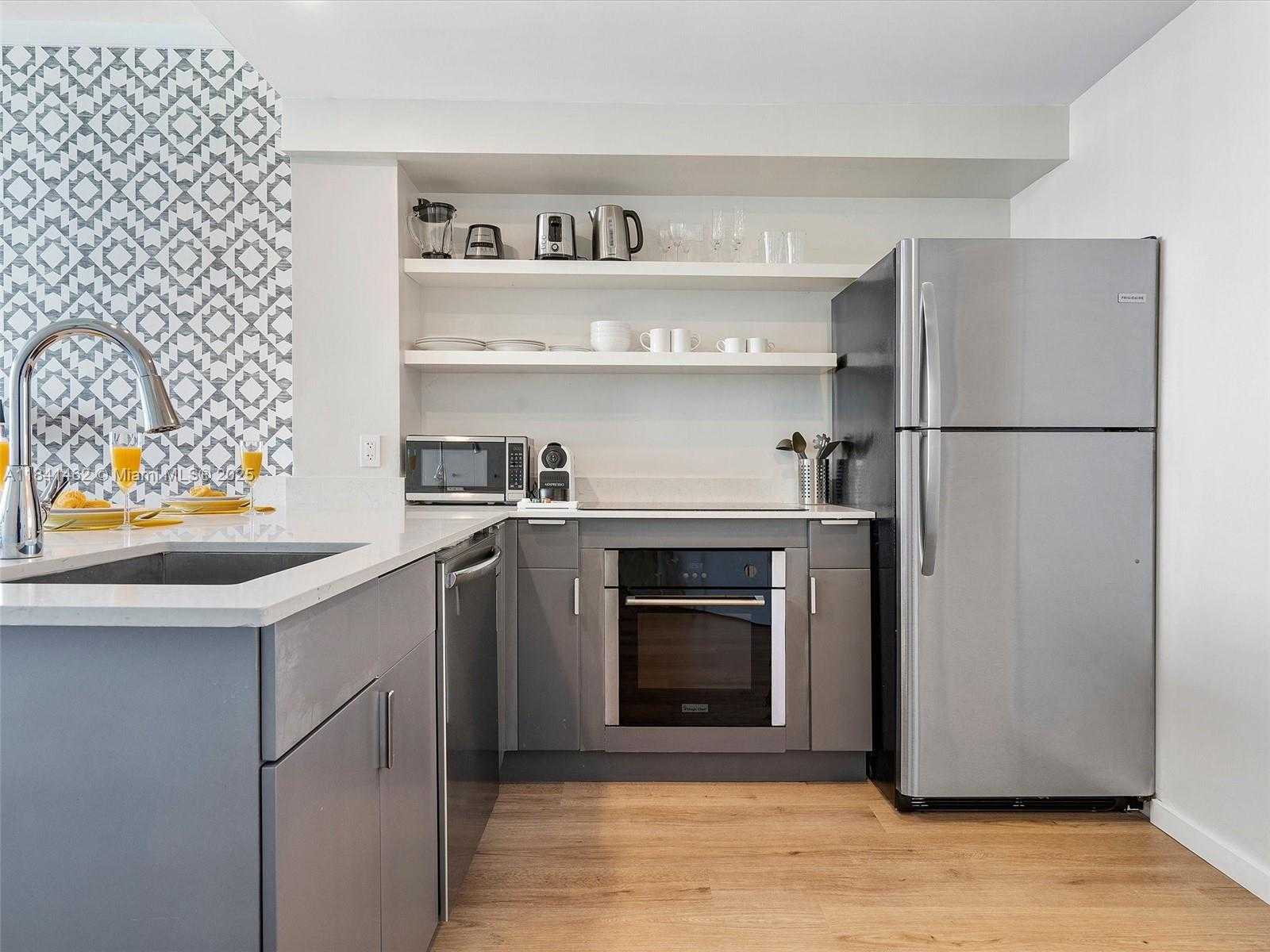Small Image of 2889 MCFARLANE RD #2105, Miami Number 56