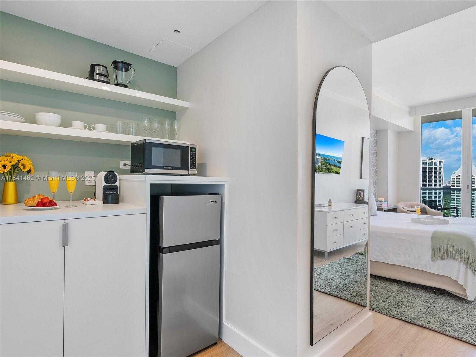 Small Image of 2889 MCFARLANE RD #2105, Miami Number 8
