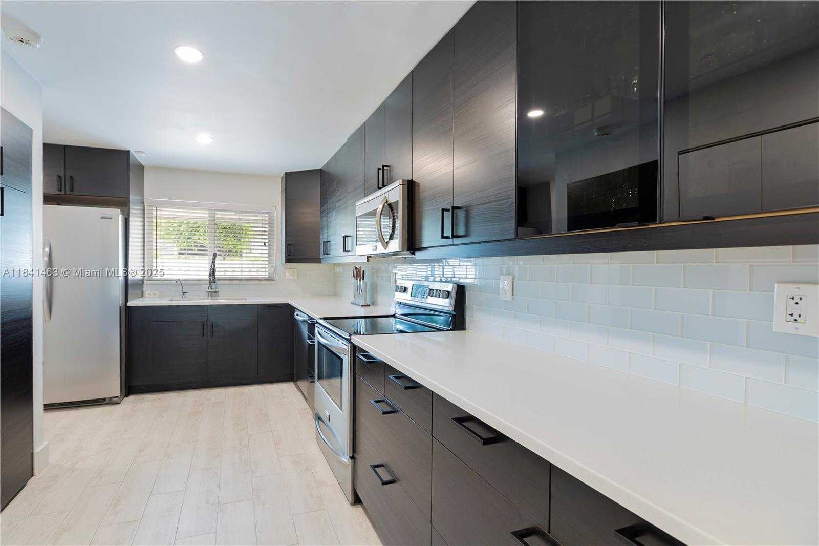 Small Image of 8225 SOUTH WEST 81ST CT, Miami Number 10