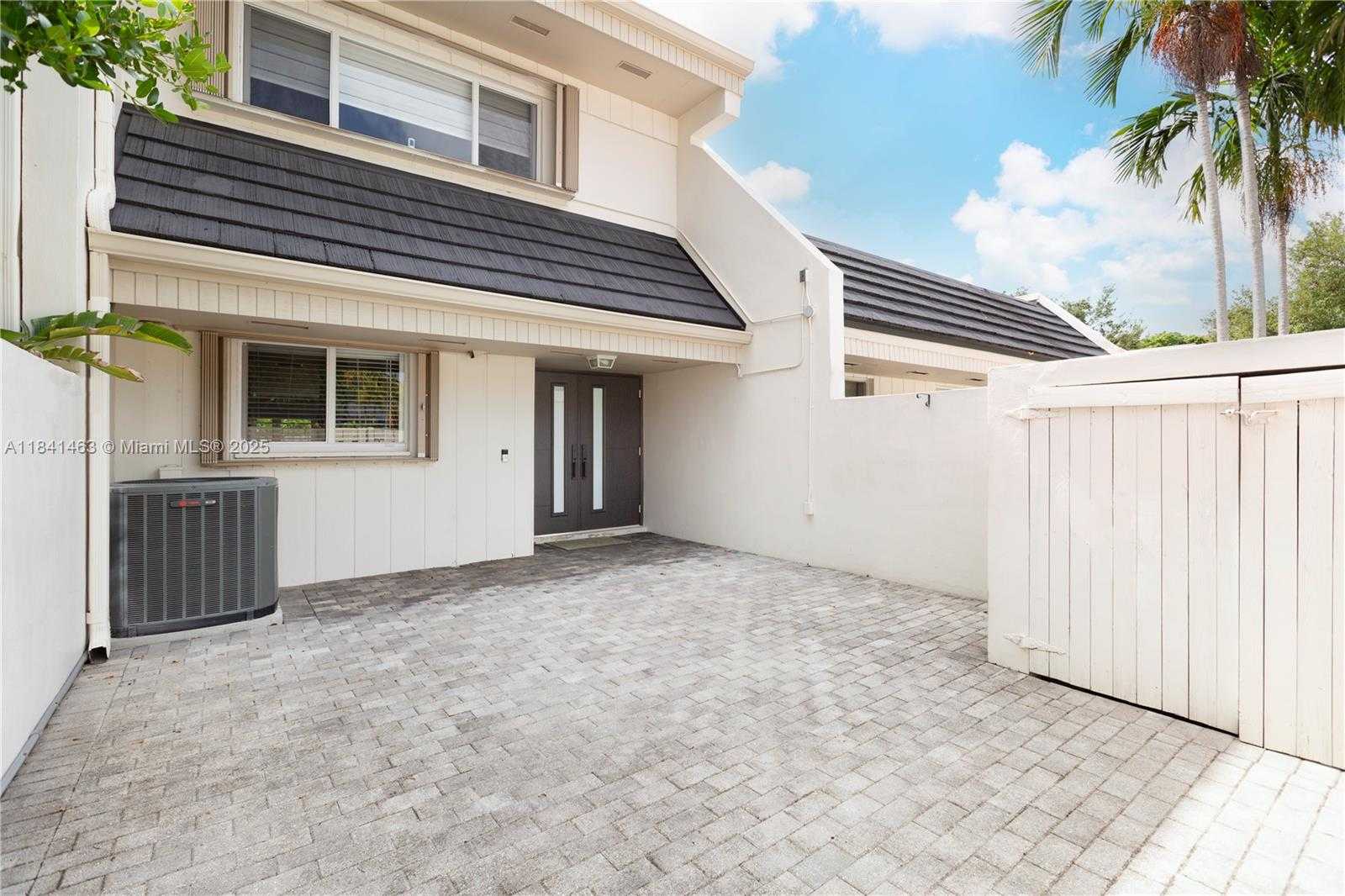 Small Image of 8225 SOUTH WEST 81ST CT, Miami Number 6
