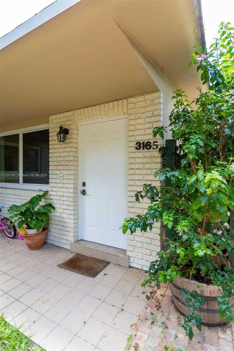 Small Image of 3165 JACKSON AVE #3, Miami Number 20