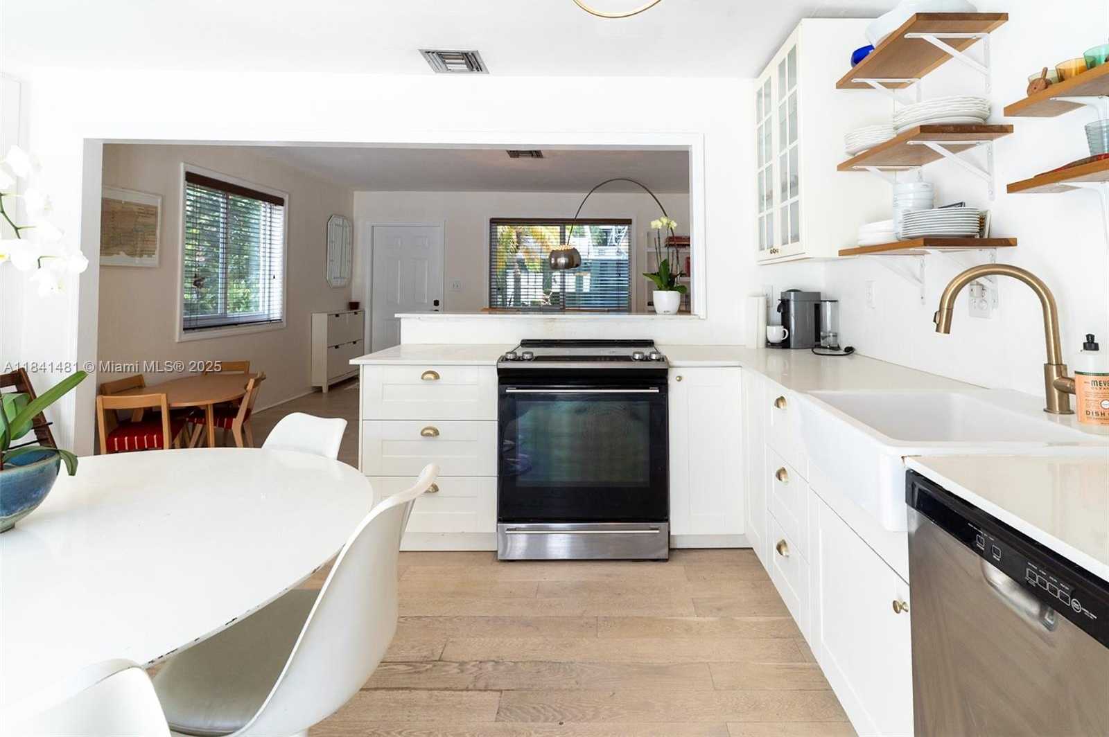 Small Image of 3165 JACKSON AVE #3, Miami Number 6
