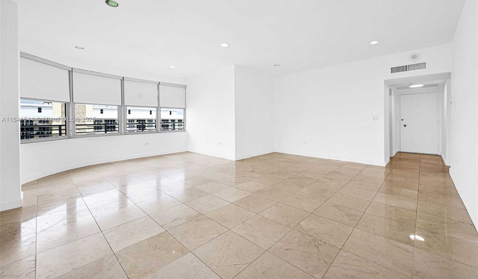 Small Image of 5555 COLLINS AVE #17A, Miami Beach Number 12