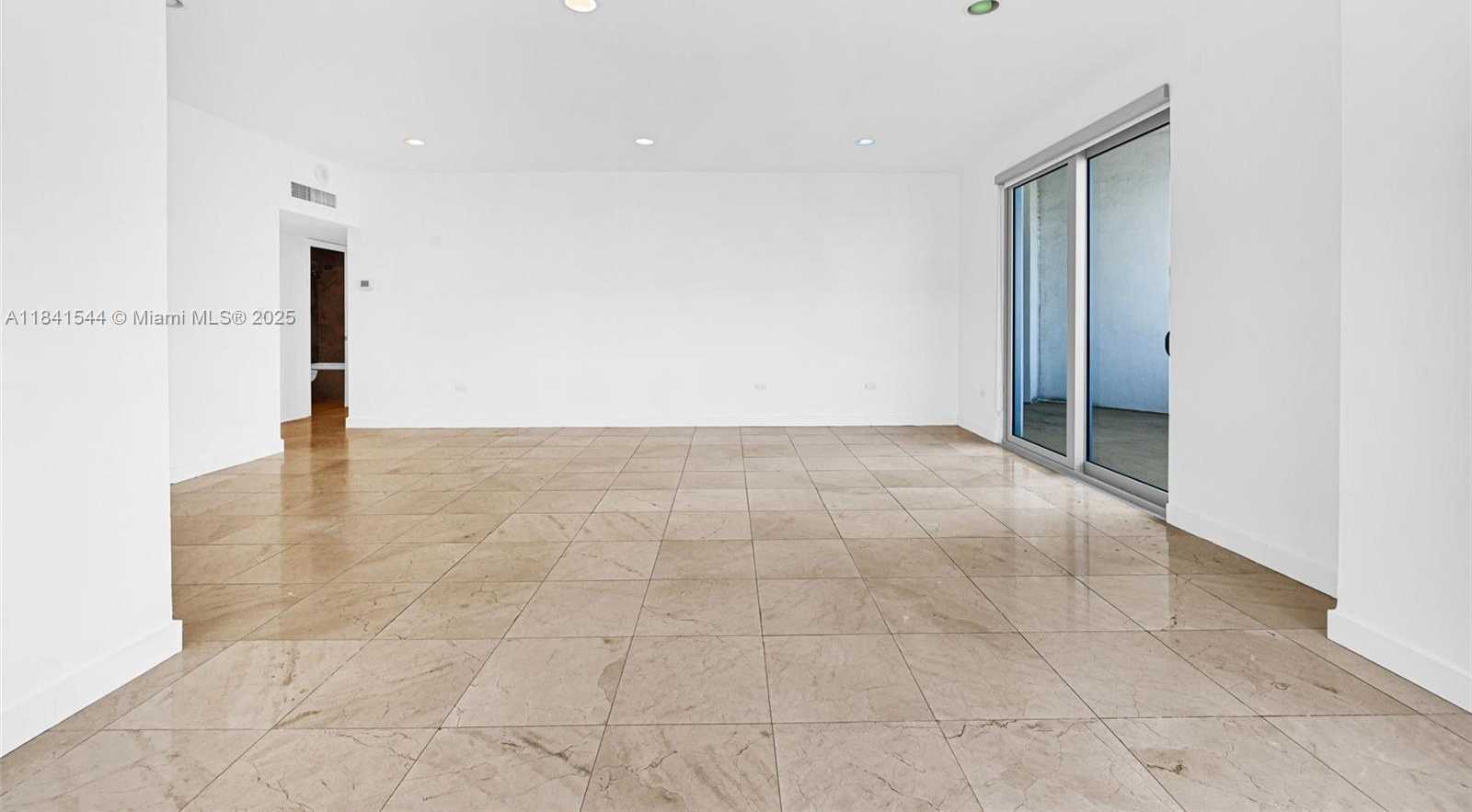 Small Image of 5555 COLLINS AVE #17A, Miami Beach Number 13