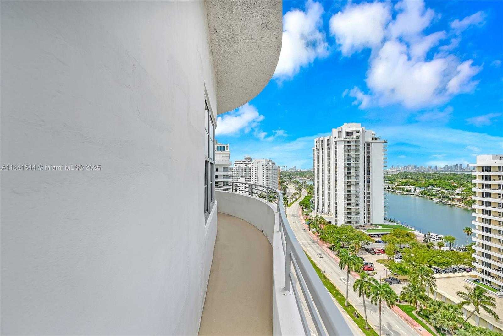 Small Image of 5555 COLLINS AVE #17A, Miami Beach Number 17