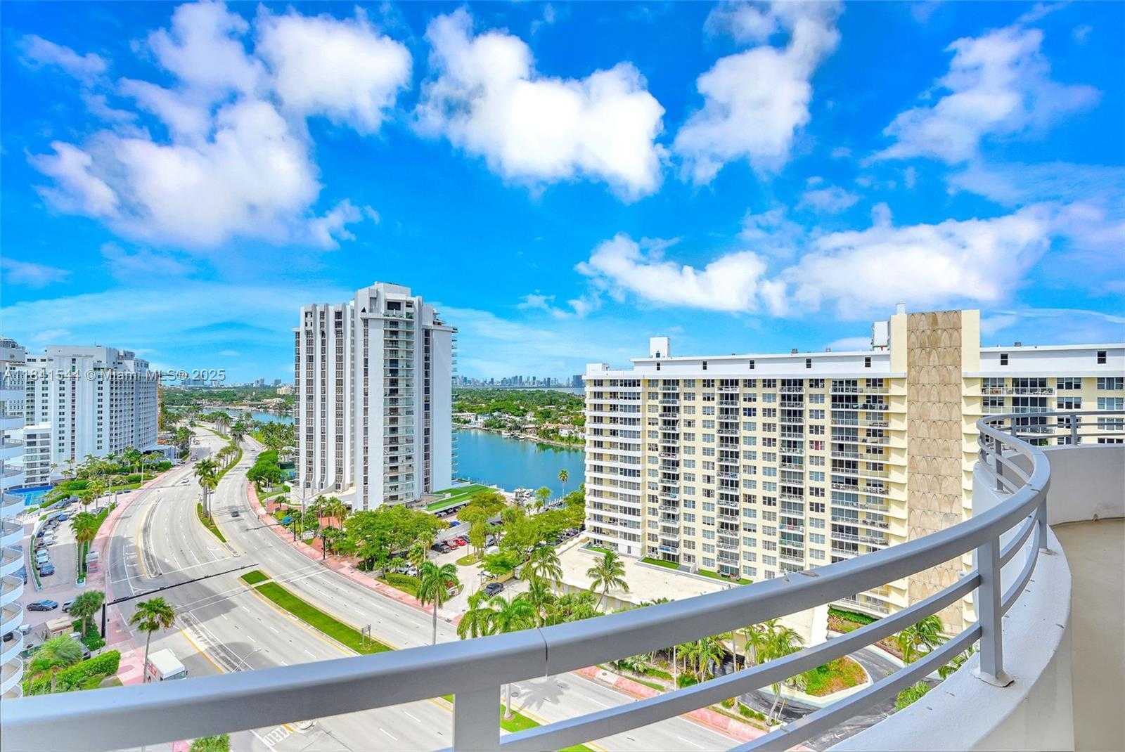 Small Image of 5555 COLLINS AVE #17A, Miami Beach Number 18