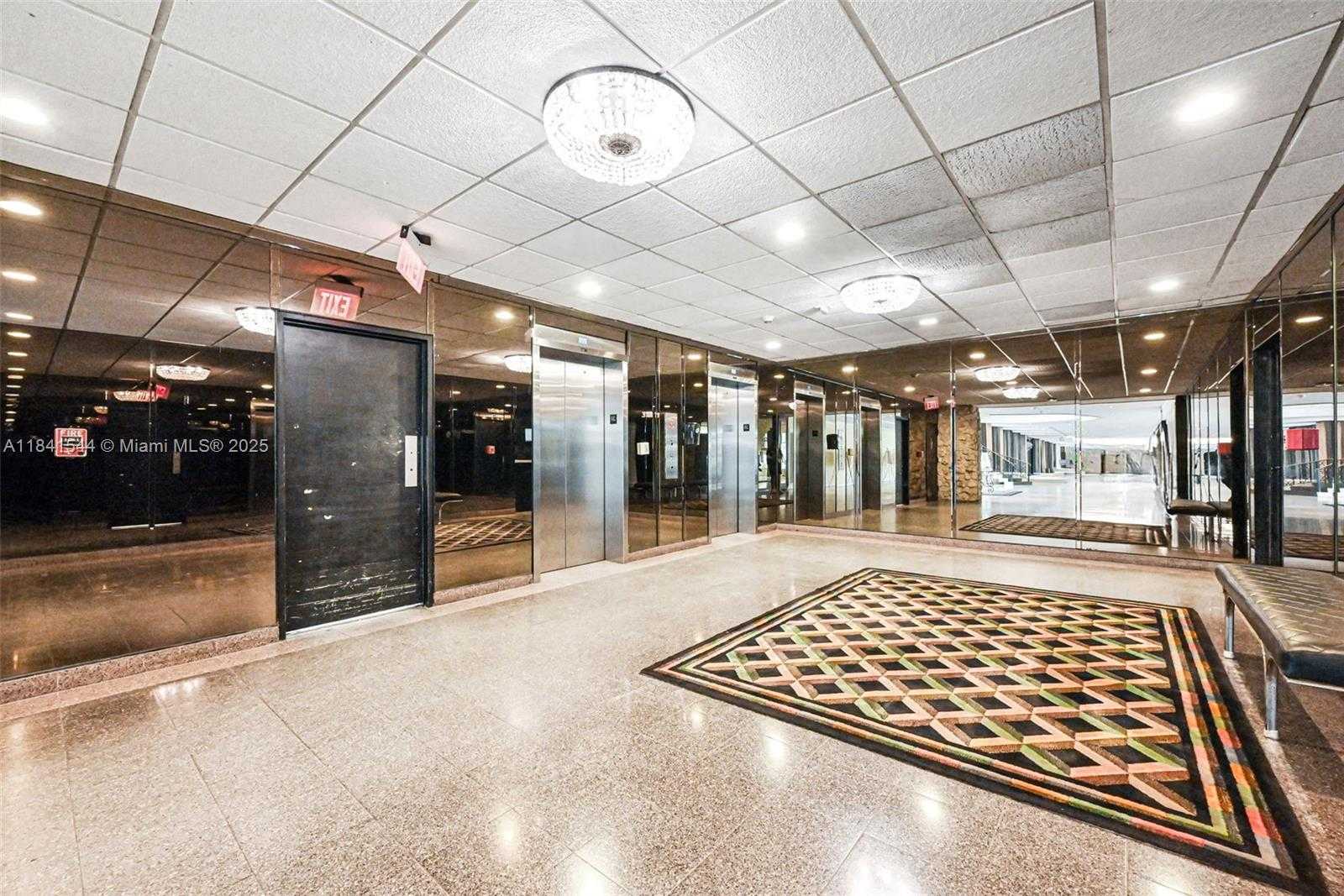 Small Image of 5555 COLLINS AVE #17A, Miami Beach Number 32