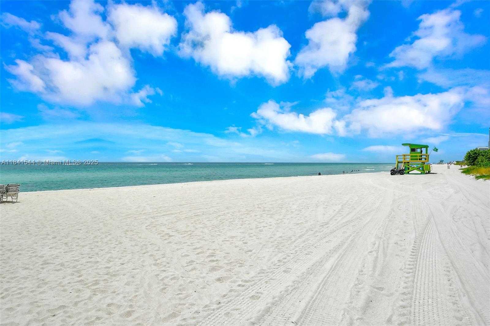 Small Image of 5555 COLLINS AVE #17A, Miami Beach Number 53