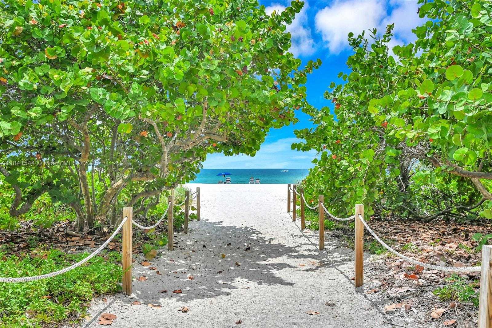 Small Image of 5555 COLLINS AVE #17A, Miami Beach Number 55