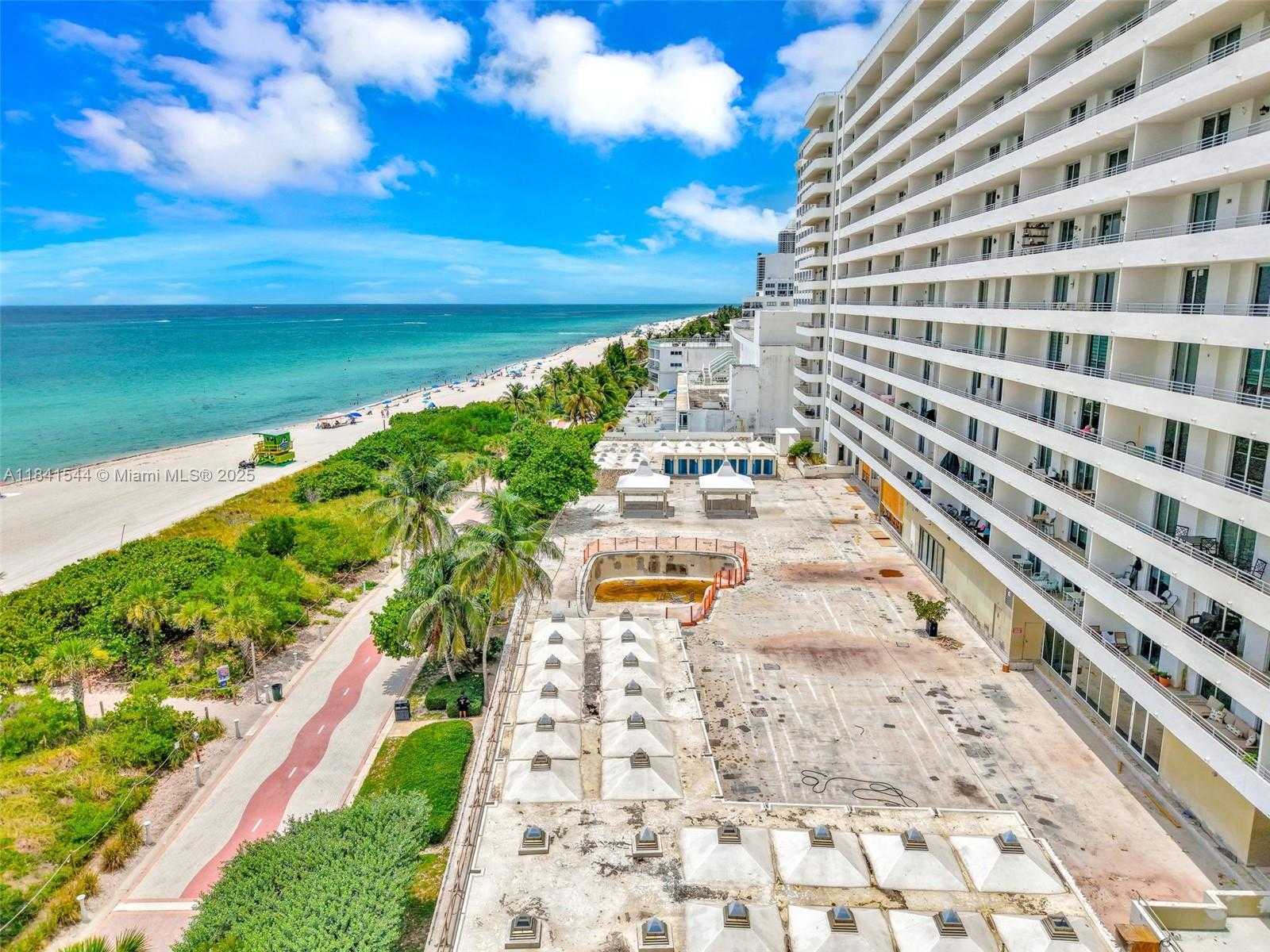Small Image of 5555 COLLINS AVE #17A, Miami Beach Number 58
