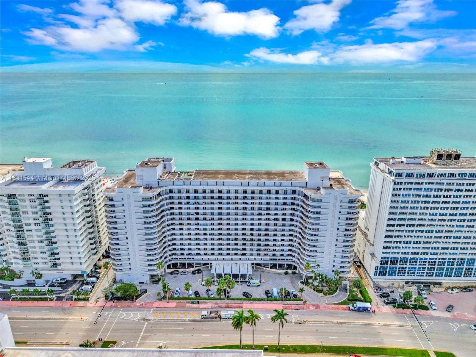 Small Image of 5555 COLLINS AVE #17A, Miami Beach Number 63