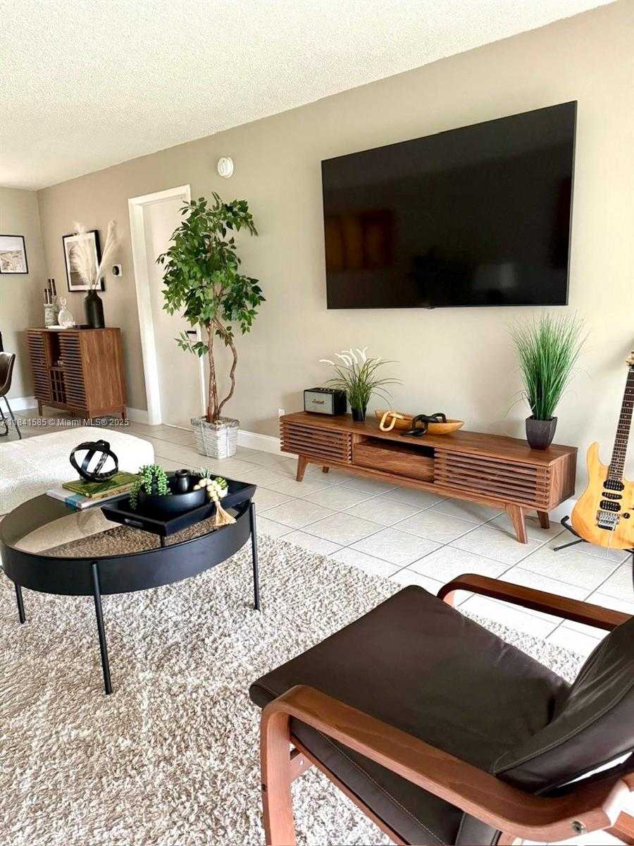 Small Image of 210 LAKEVIEW DR #102, Weston Number 11