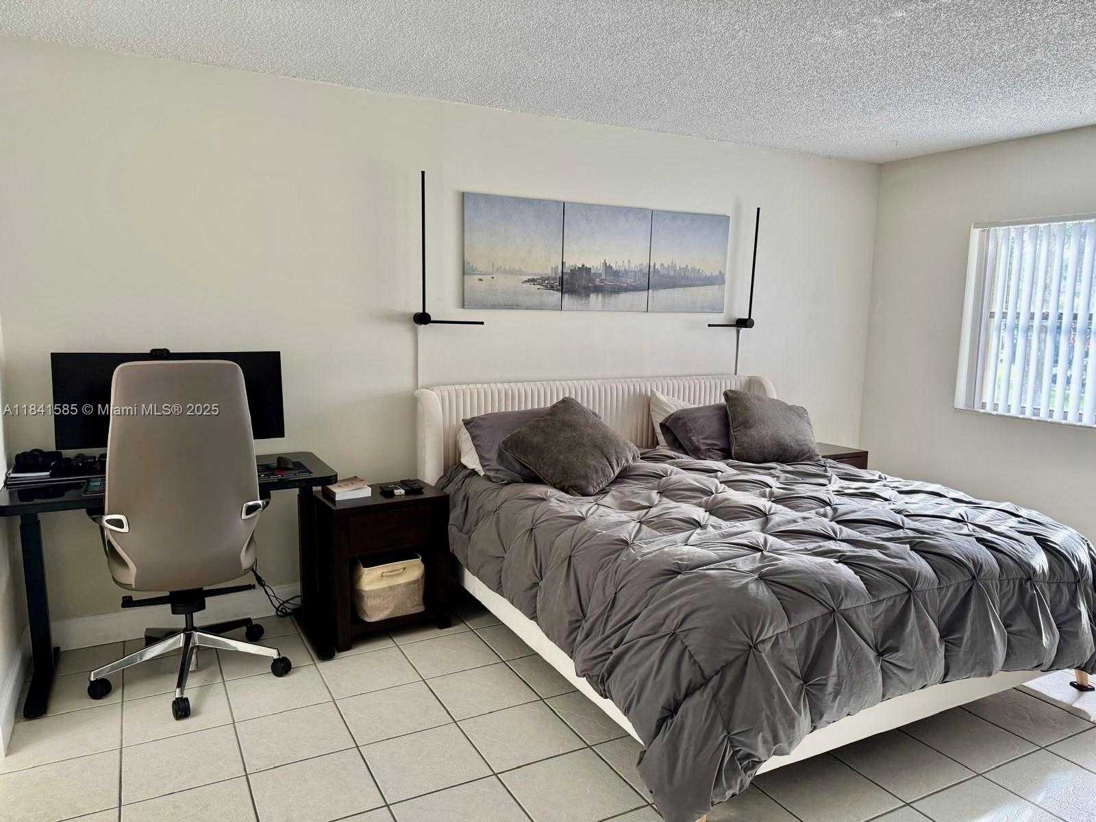 Small Image of 210 LAKEVIEW DR #102, Weston Number 16