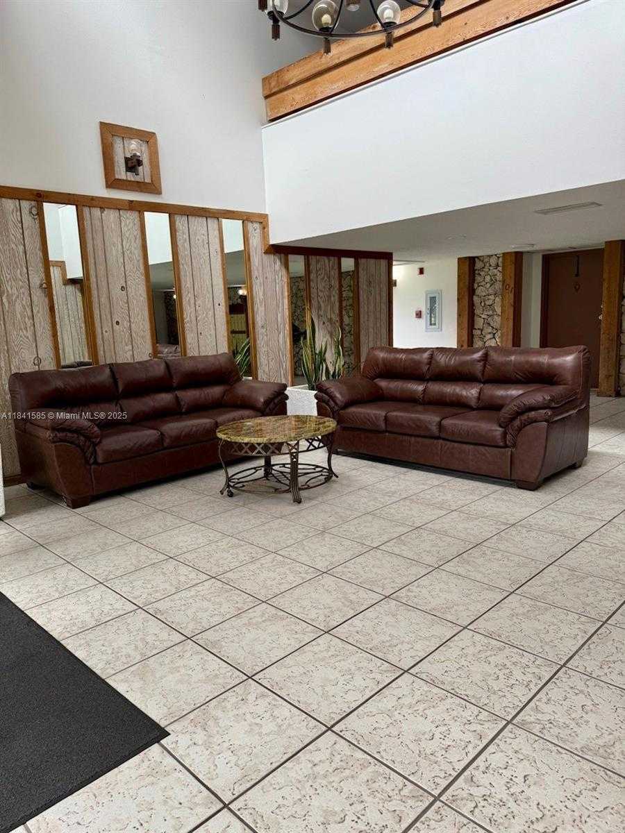 Small Image of 210 LAKEVIEW DR #102, Weston Number 19