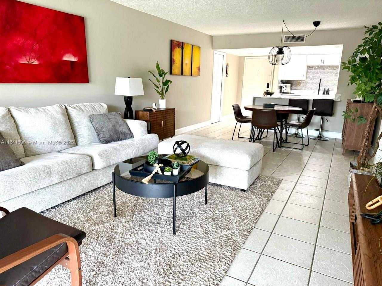 Small Image of 210 LAKEVIEW DR #102, Weston Number 8