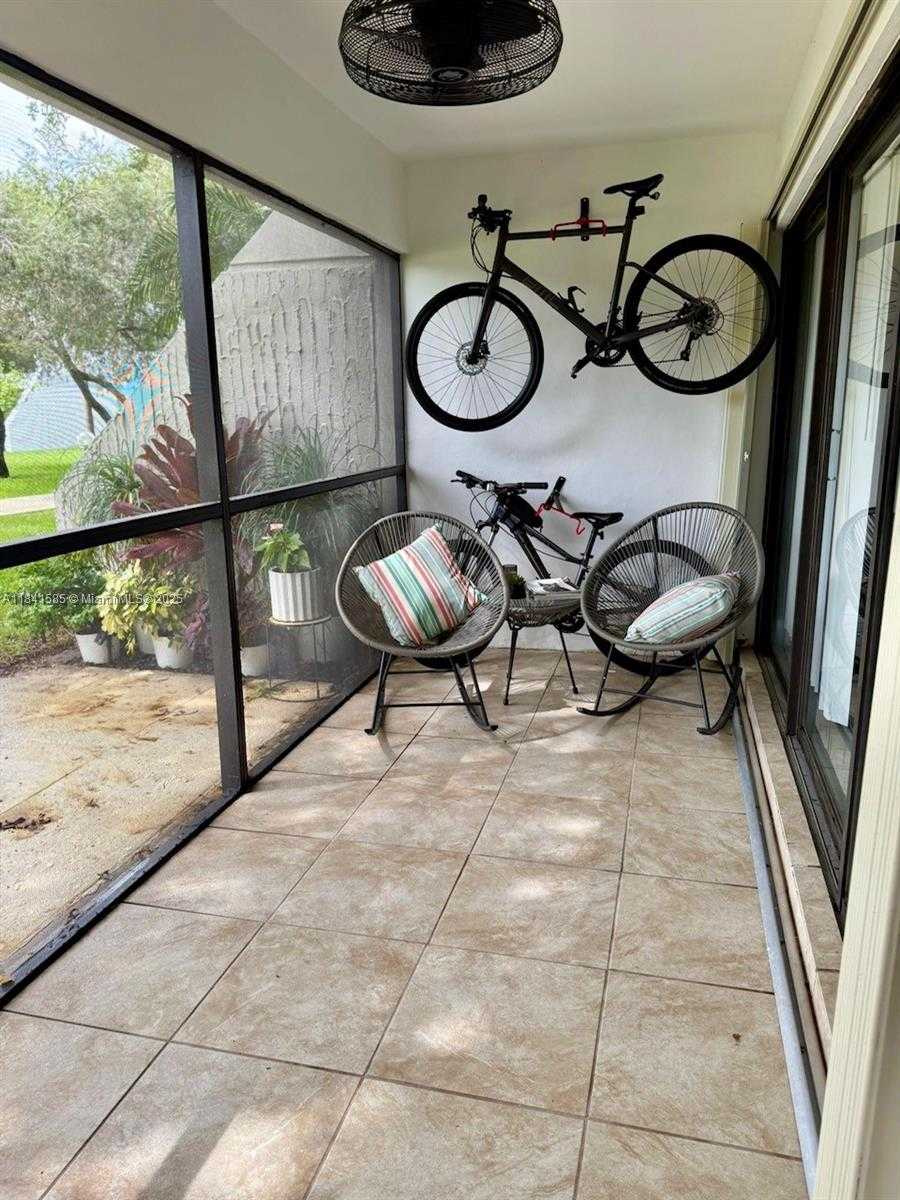Small Image of 210 LAKEVIEW DR #102, Weston Number 9