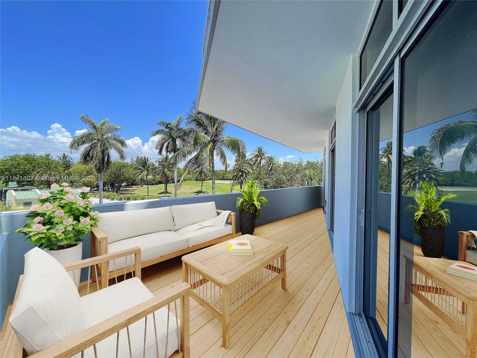 Small Image of 2001 MERIDIAN AVE #314, Miami Beach Number 2