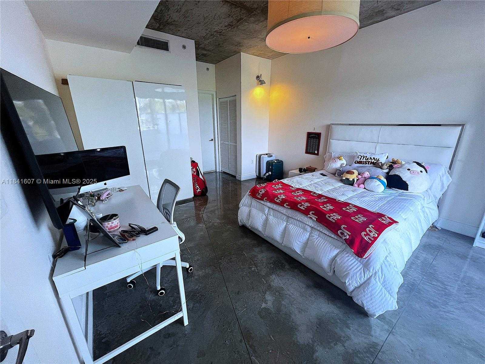 Small Image of 2001 MERIDIAN AVE #314, Miami Beach Number 20