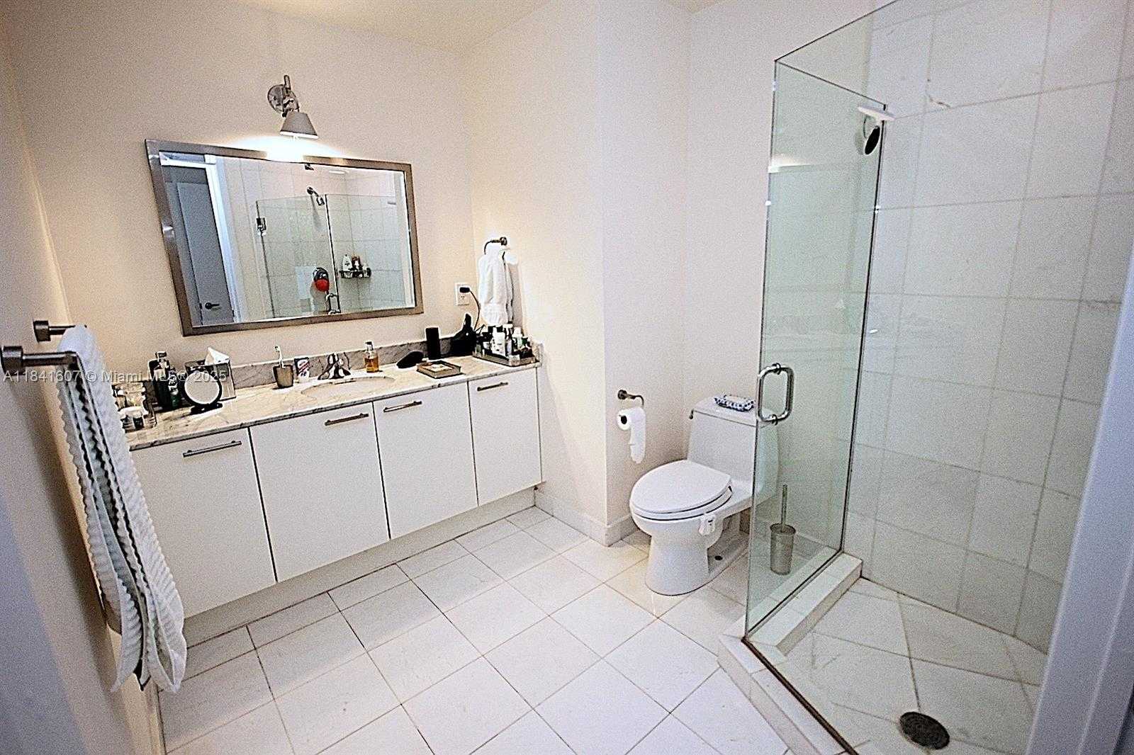 Small Image of 2001 MERIDIAN AVE #314, Miami Beach Number 21