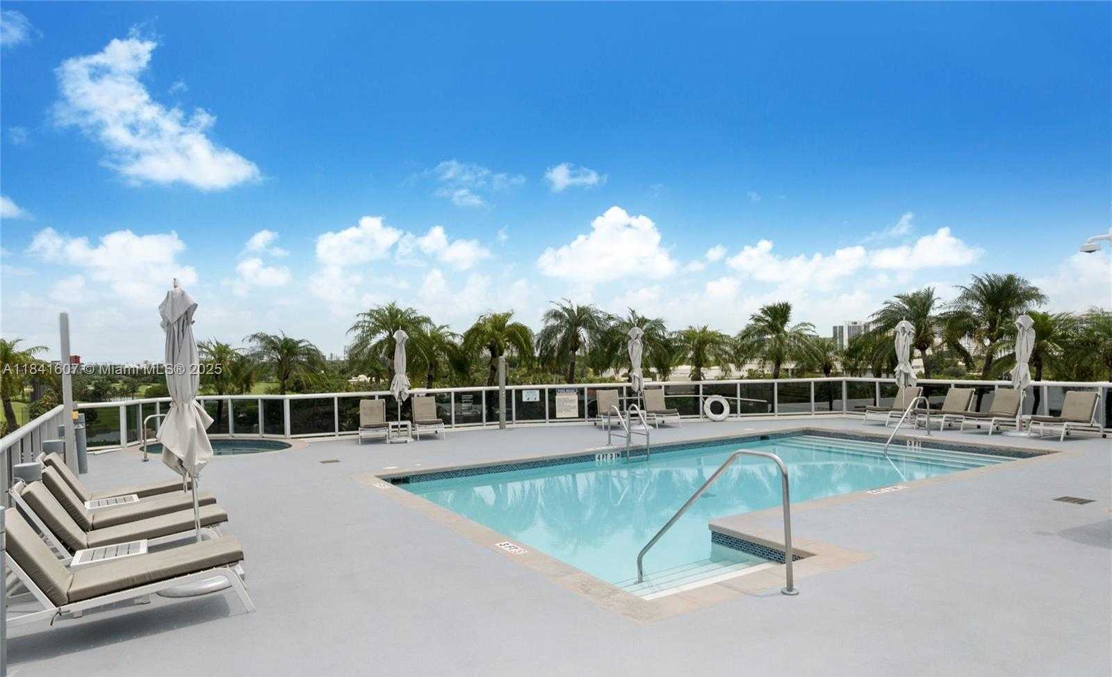 Small Image of 2001 MERIDIAN AVE #314, Miami Beach Number 25