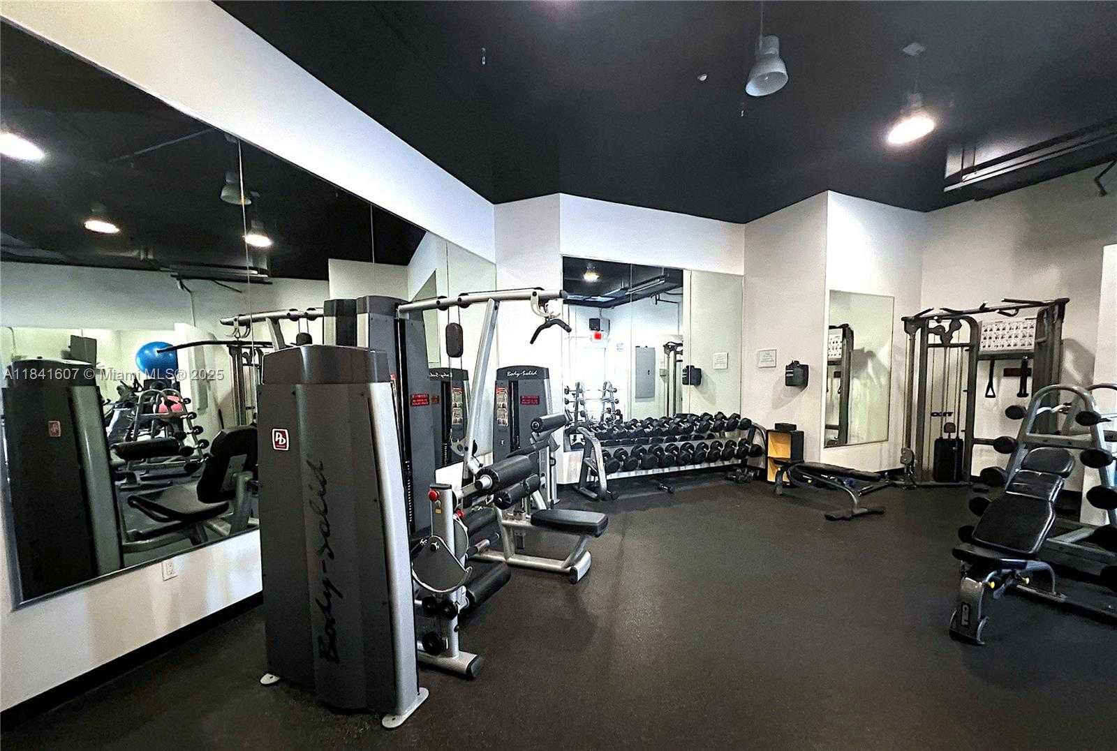 Small Image of 2001 MERIDIAN AVE #314, Miami Beach Number 28