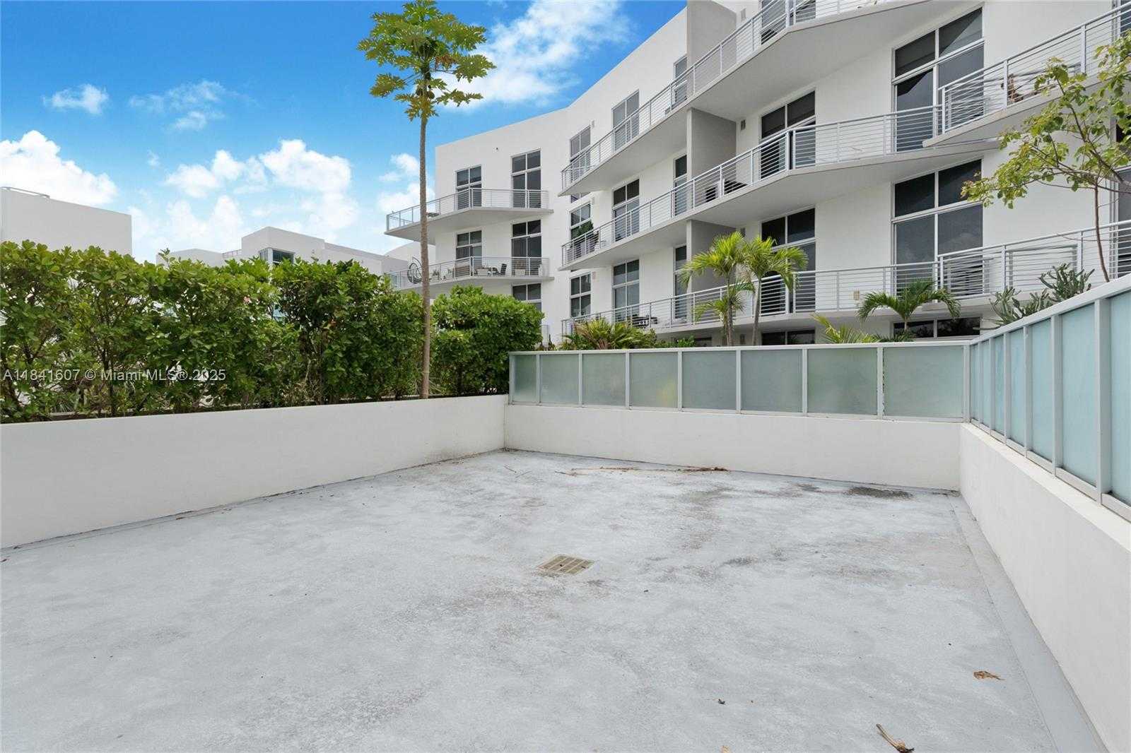Small Image of 2001 MERIDIAN AVE #314, Miami Beach Number 47