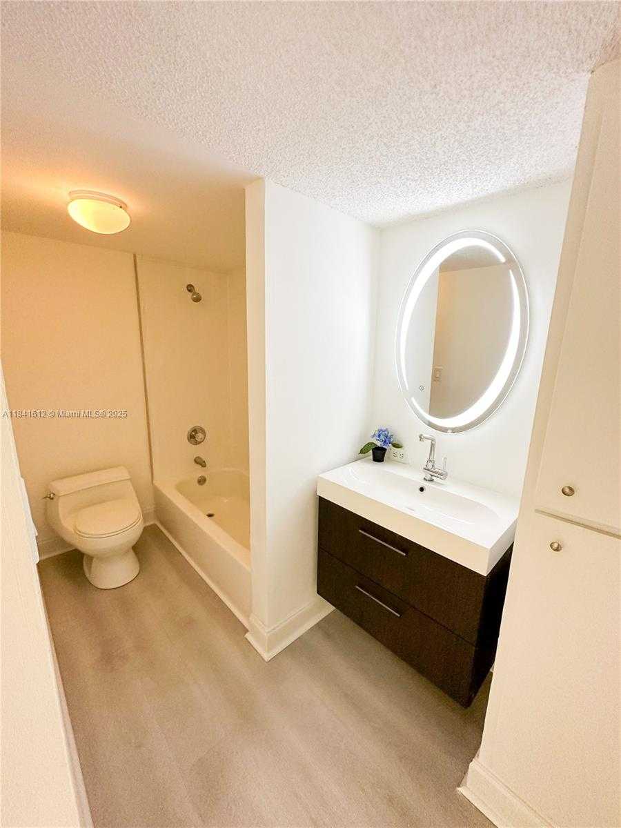 Small Image of 17011 NORTH BAY RD #216, Sunny Isles Beach Number 12