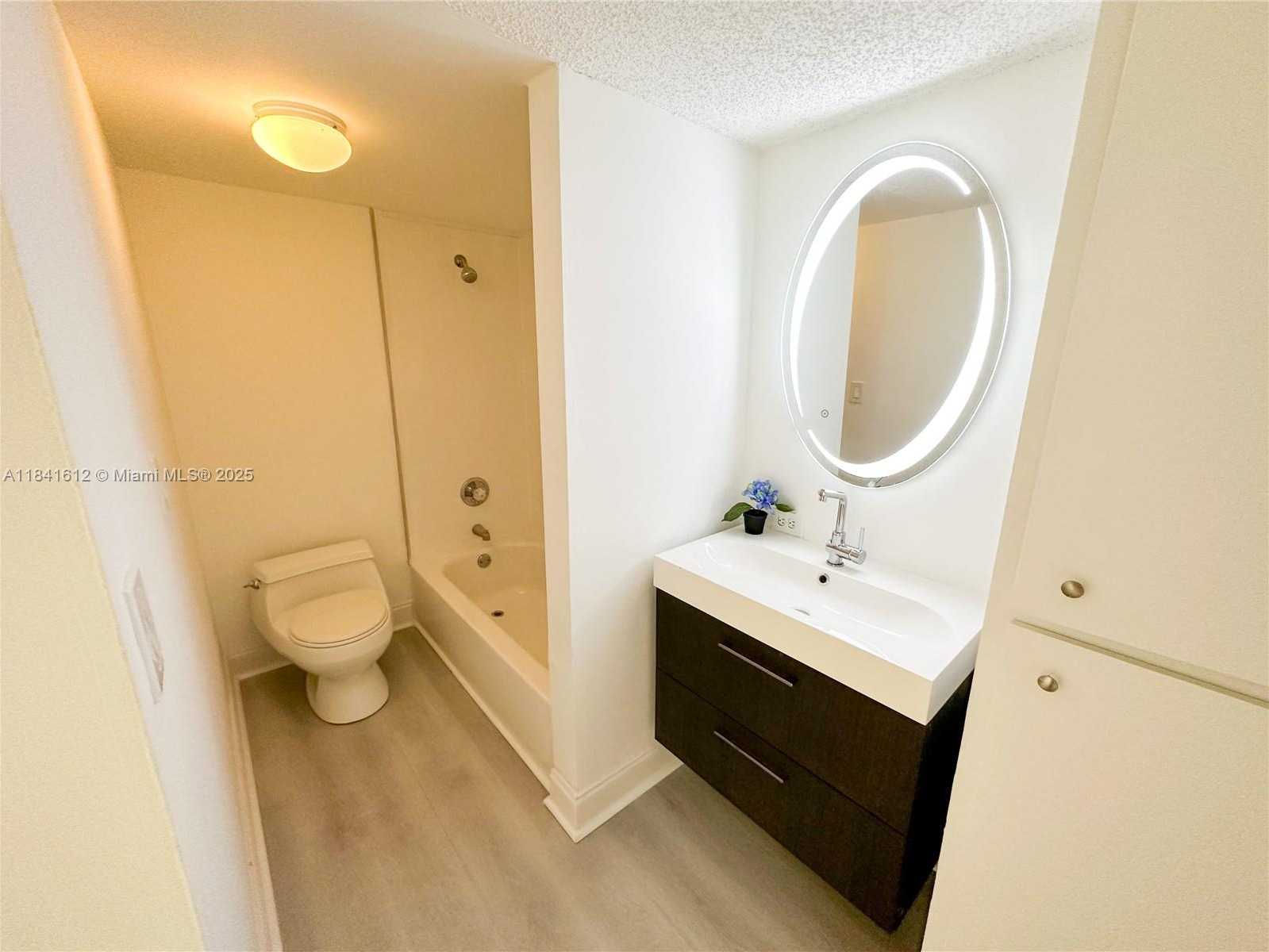 Small Image of 17011 NORTH BAY RD #216, Sunny Isles Beach Number 13