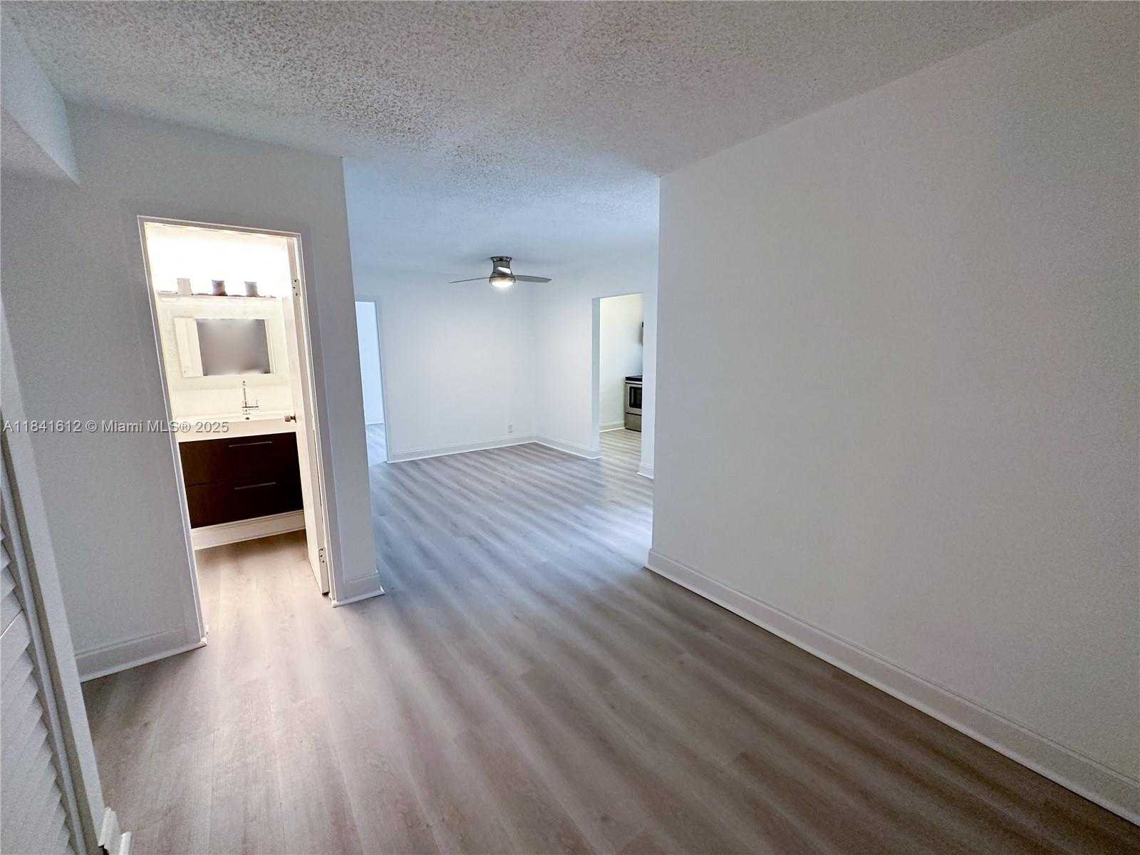 Small Image of 17011 NORTH BAY RD #216, Sunny Isles Beach Number 2